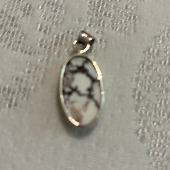 NEW Sterling silver wild horse pendant - Picture 2 of 7